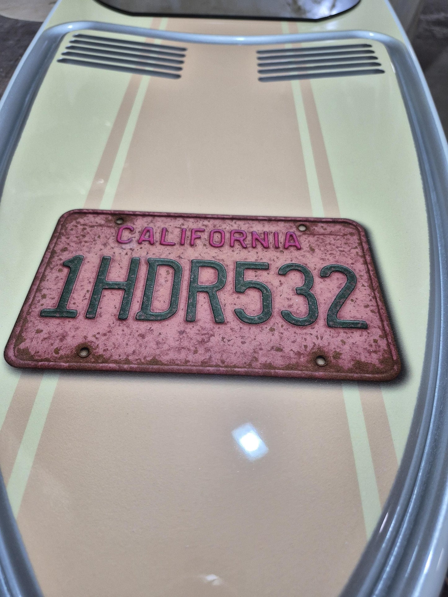 Surfboard Mirror – Vintage Car Trunk Style with Pink California Plate – Retro Surf Wall Decor