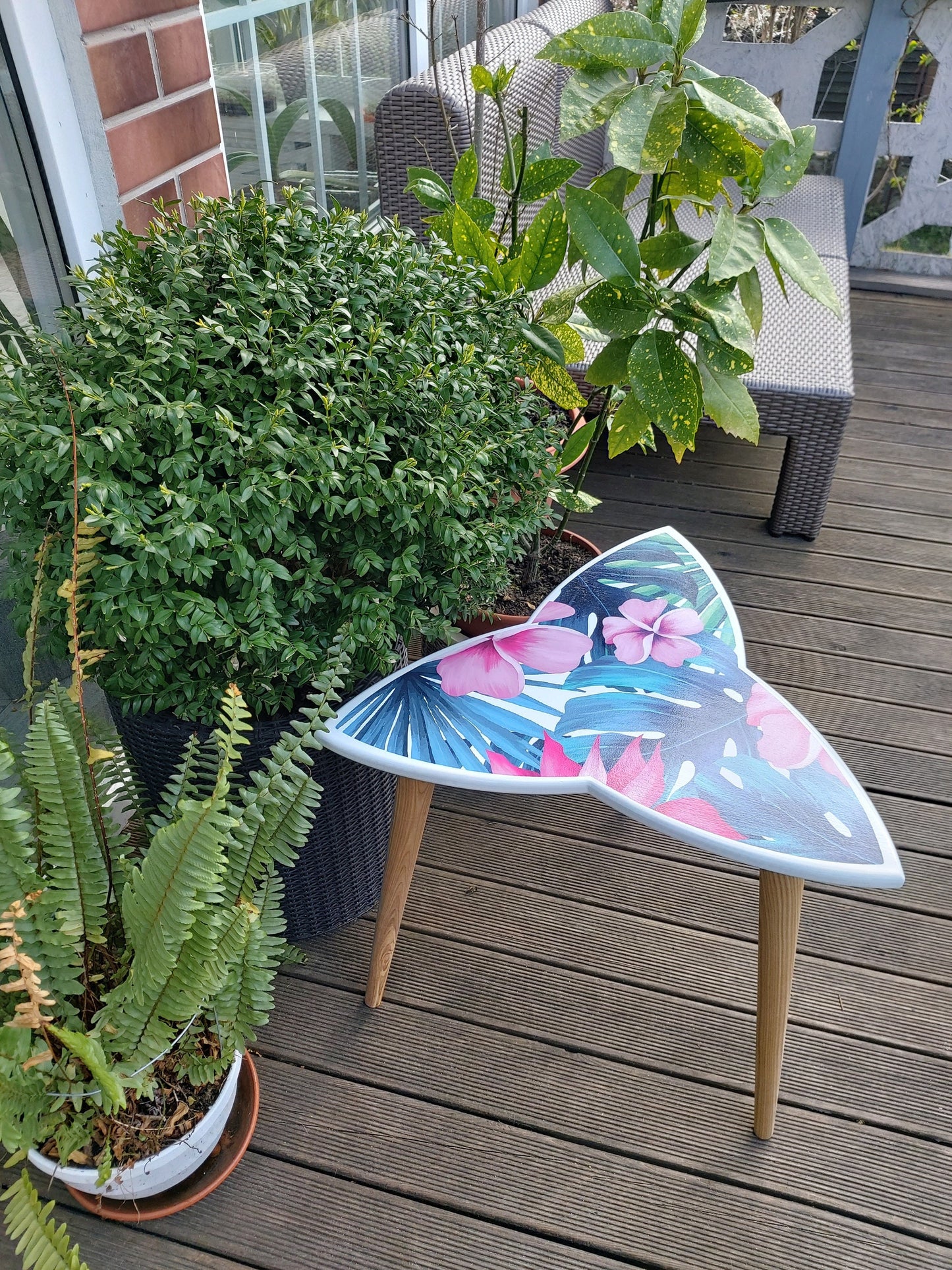 Tropical Wood Coffee Table with Palm Leaves and Pink Flowers Print