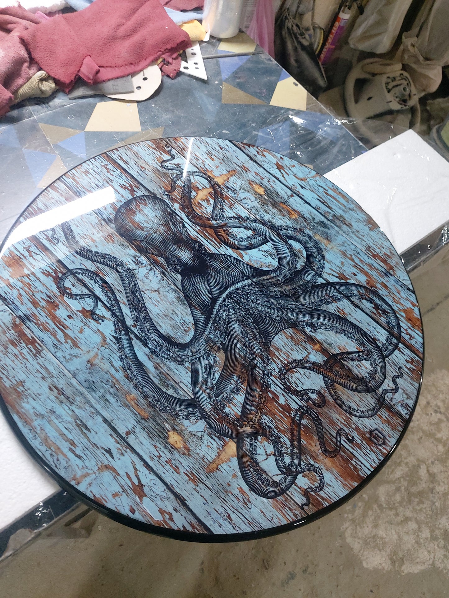Round Vintage Coffee Table with Octopus