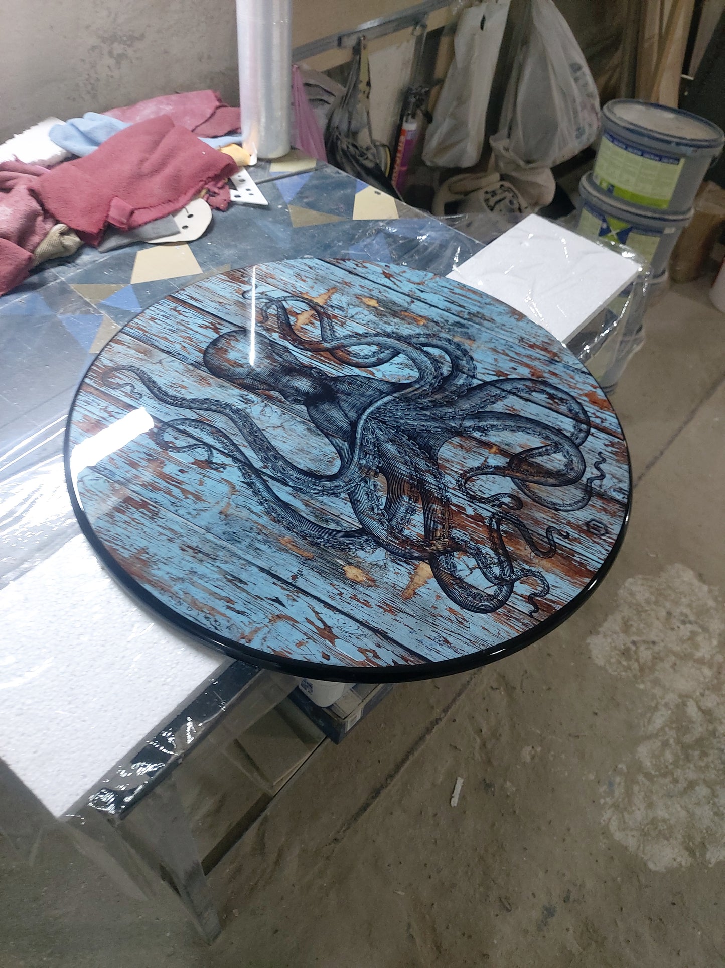 Round Vintage Coffee Table with Octopus