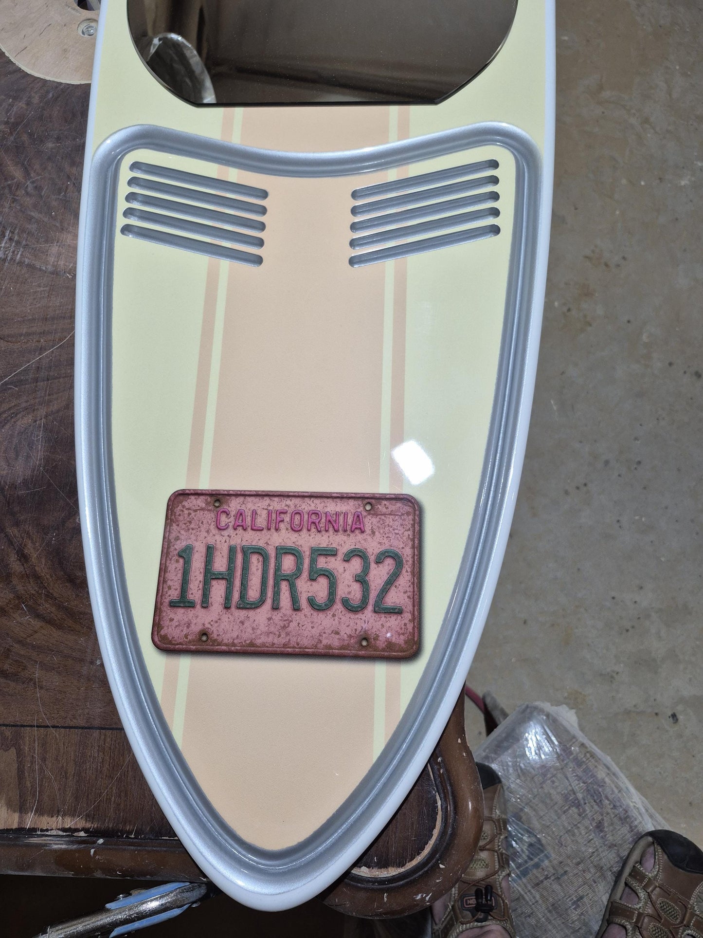 Surfboard Mirror – Vintage Car Trunk Style with Pink California Plate – Retro Surf Wall Decor