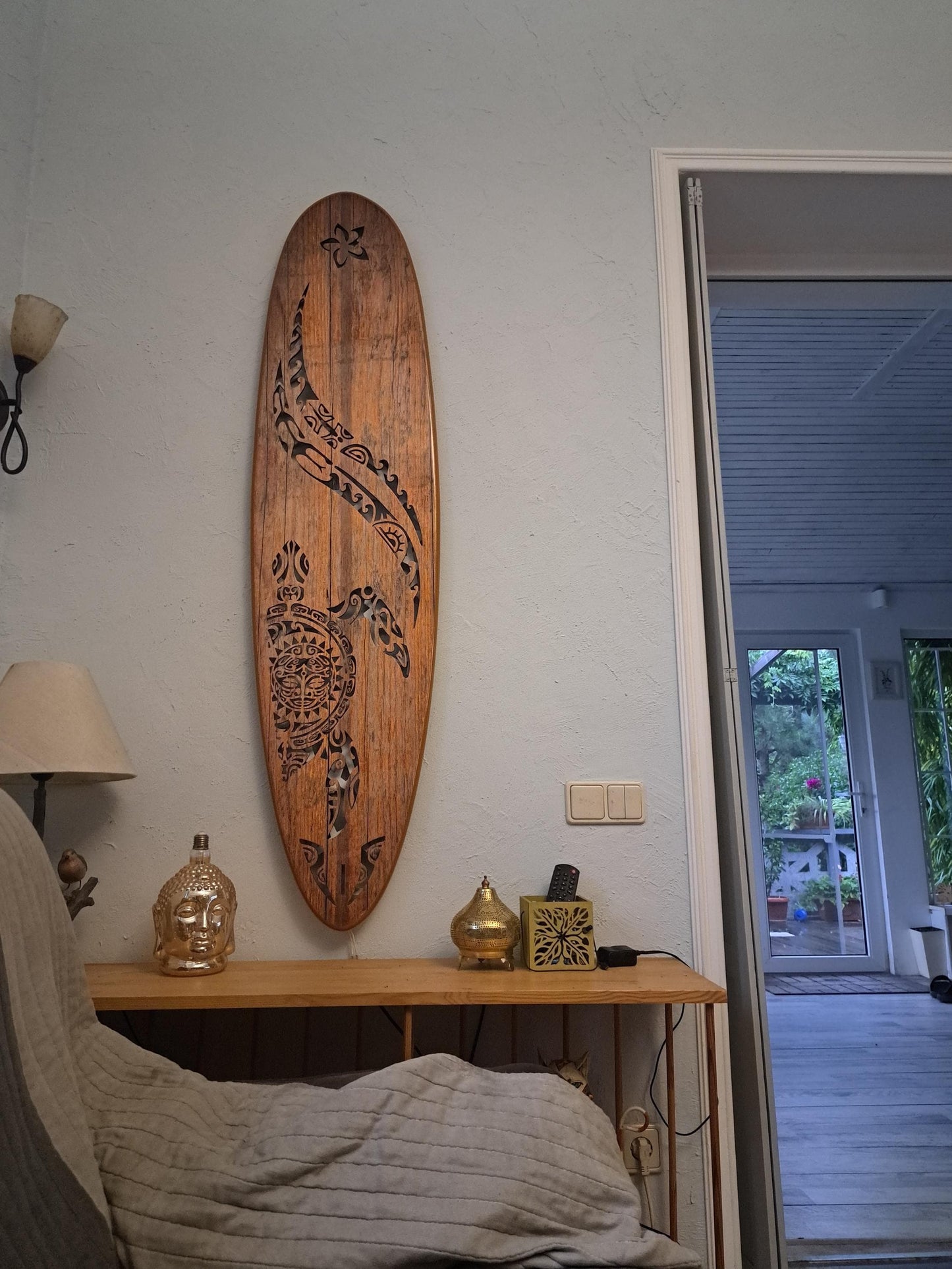 Surfboard-shape wall led light with maori pattern, turtle