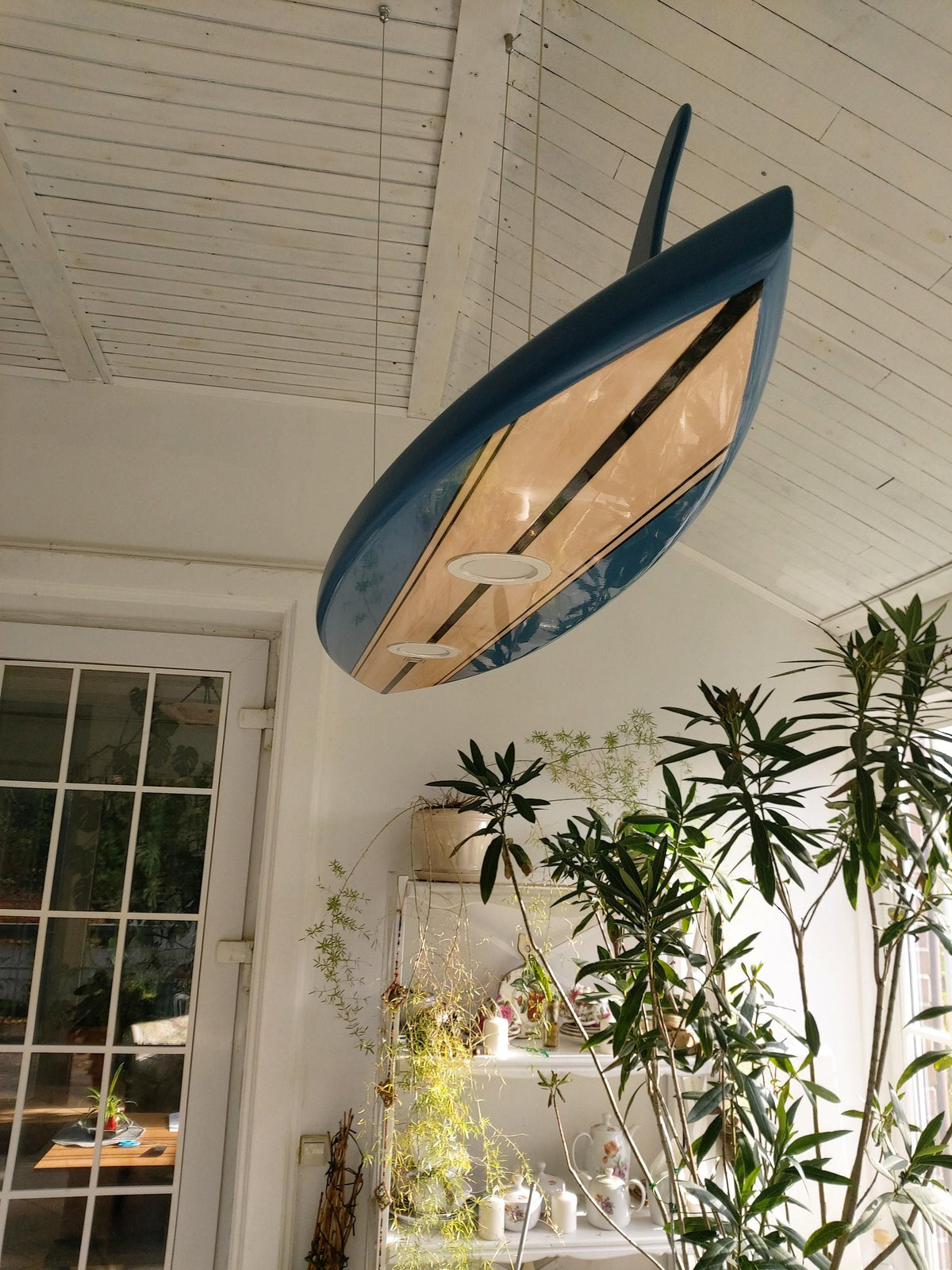 Surfboard Pool Table Light – LED Surfboard Ceiling Chandelier for Game Room & Coastal Decor