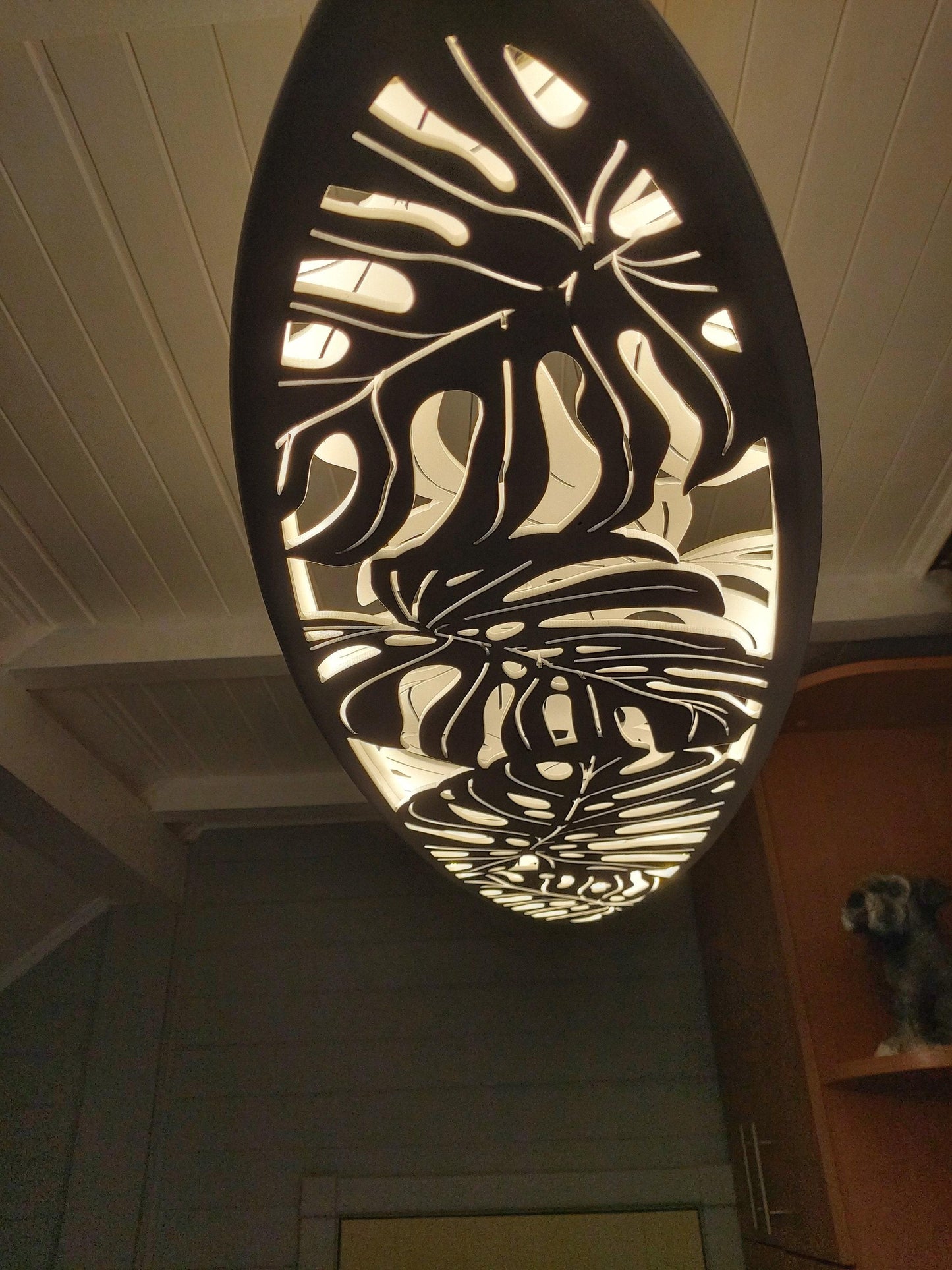 Monstera Surfboard Ceiling Light – Tropical LED Elegance