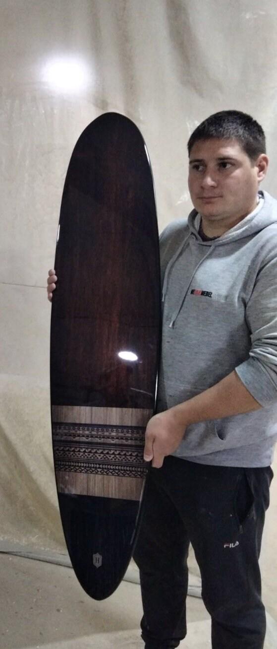 Polynesian Tiki Surfboard Wall Art – Maori Tribal Bar Decor, Coastal Wood Sign