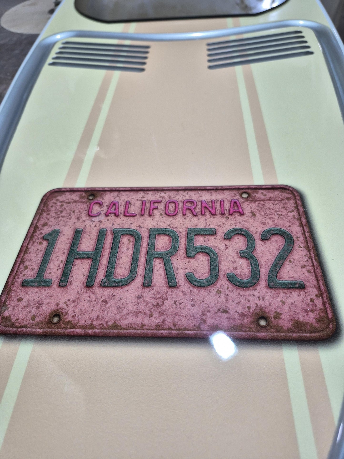 Surfboard Mirror – Vintage Car Trunk Style with Pink California Plate – Retro Surf Wall Decor