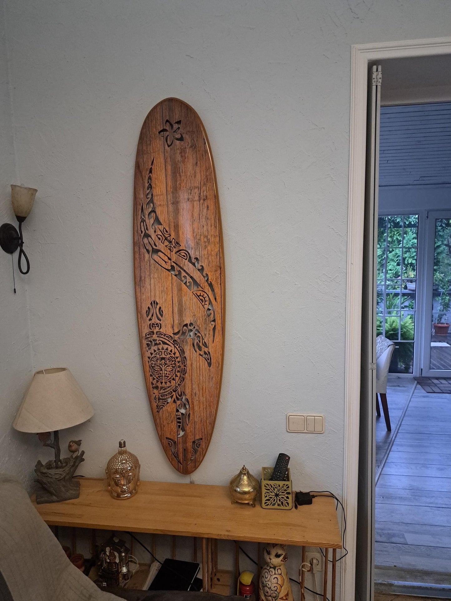 Surfboard LED Wall Light – Turtle Maori Pattern Coastal Sconce