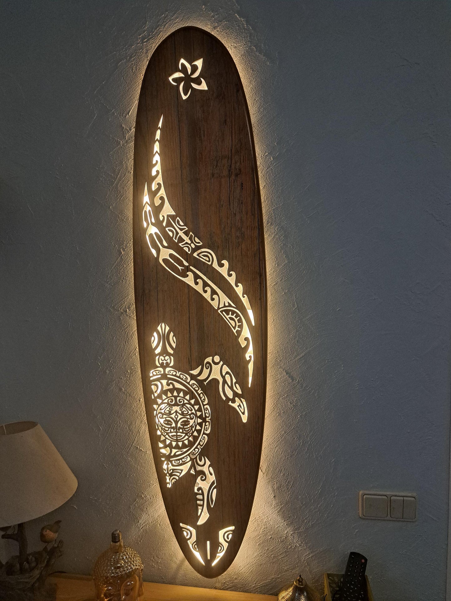 Surfboard LED Wall Light – Turtle Maori Pattern Coastal Sconce