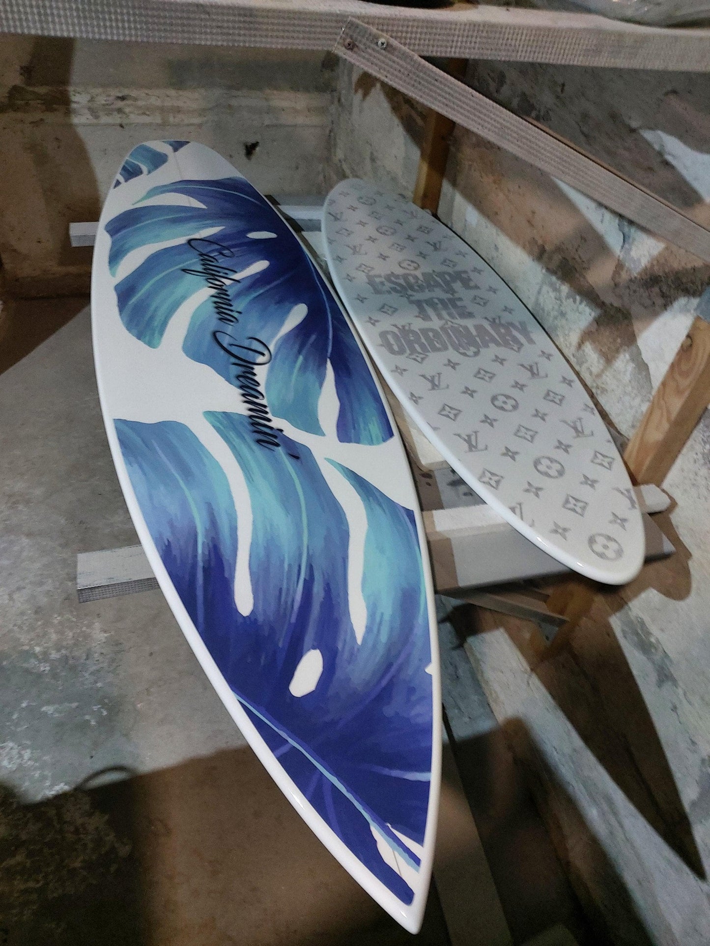 Surfboard Ceiling Light with Monstera Design for Billiard Rooms
