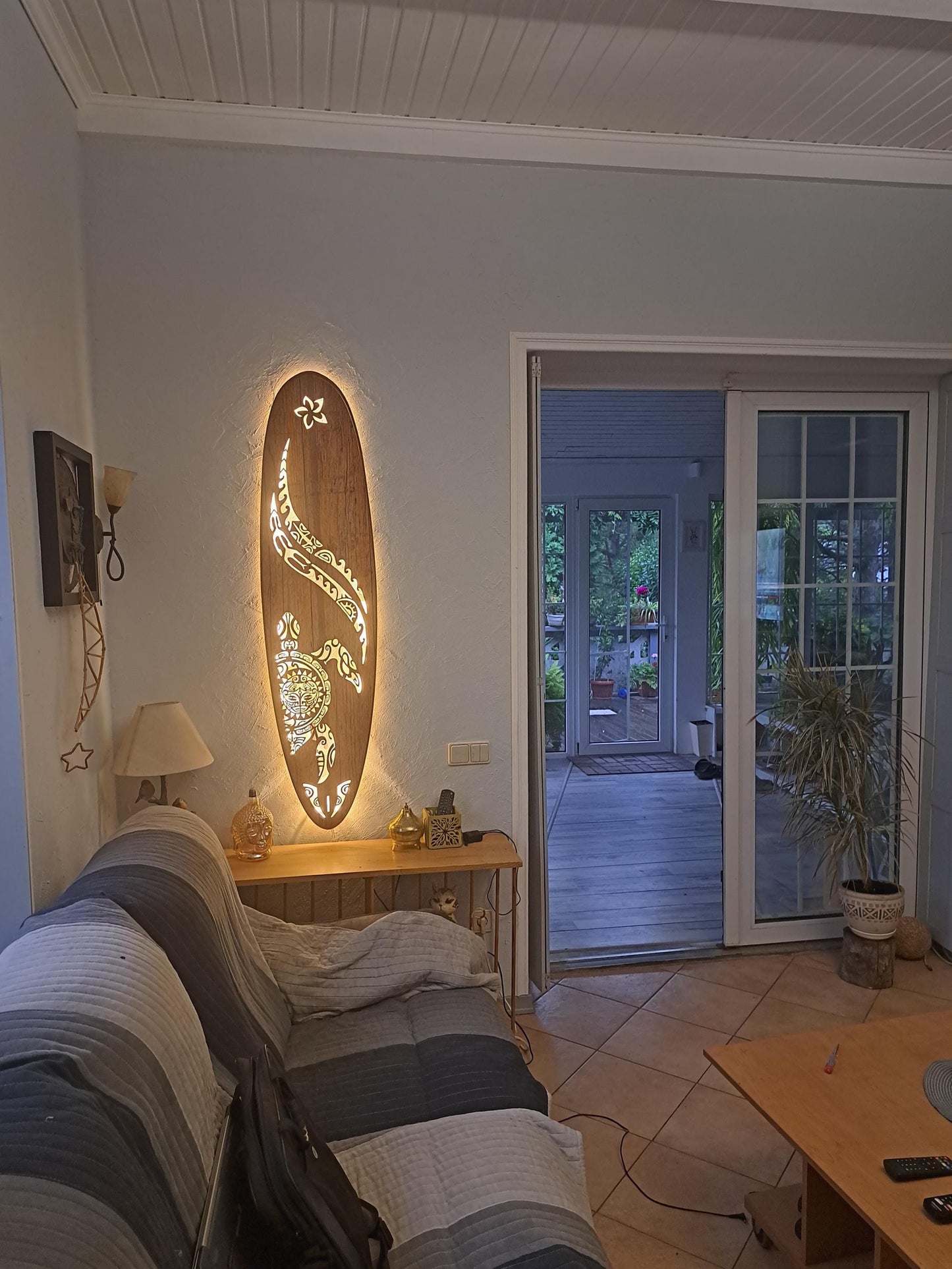 Surfboard-shape wall led light with maori pattern, turtle