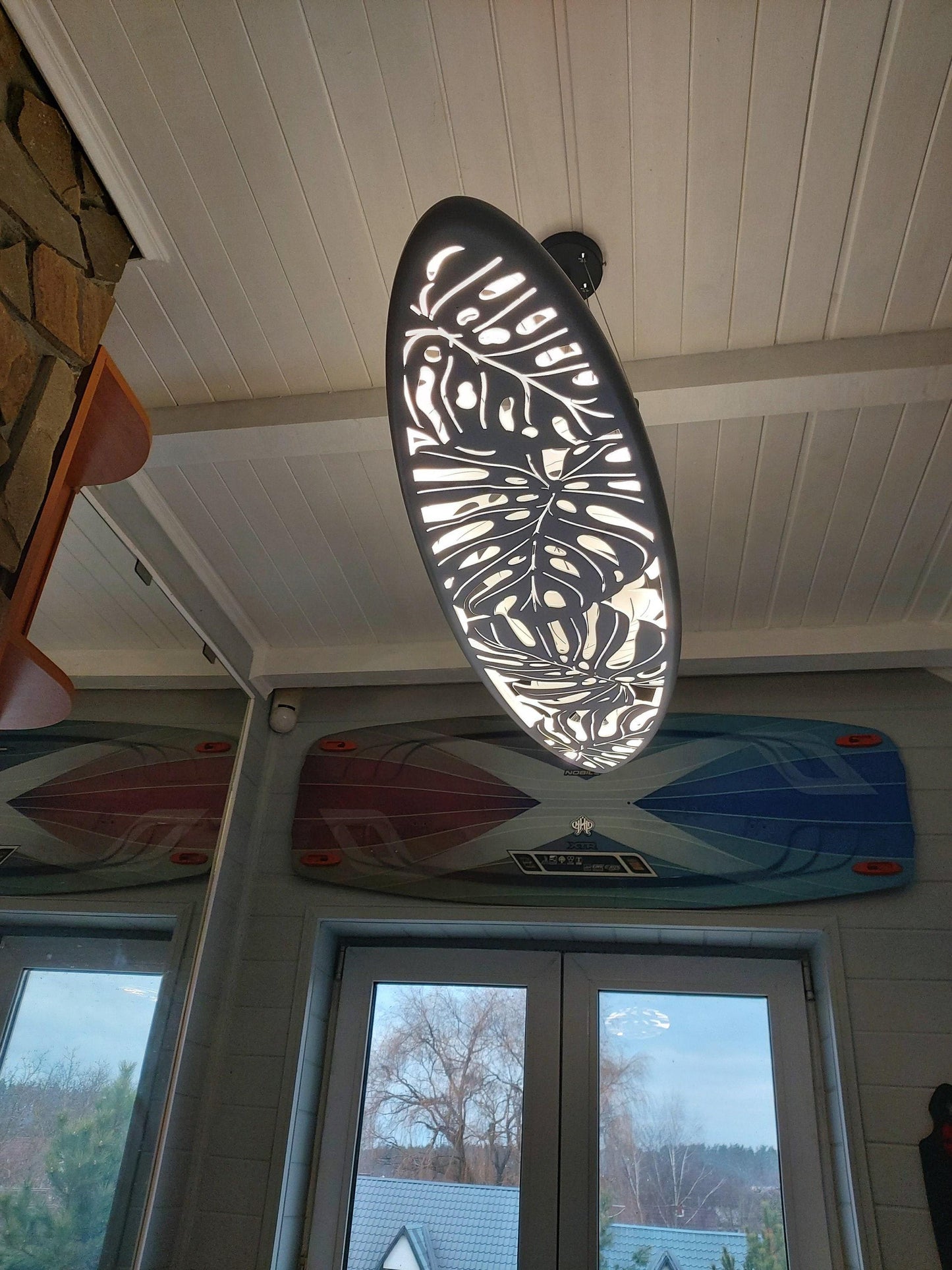 Monstera Surfboard Ceiling Light – Tropical LED Elegance
