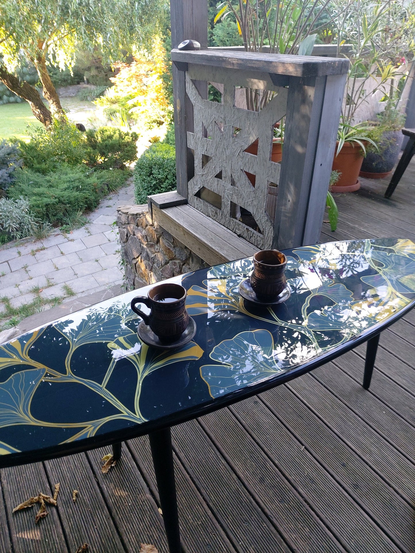 Surfboard Coffee Table with Leaf Pattern Print Gingko Tree Leaves